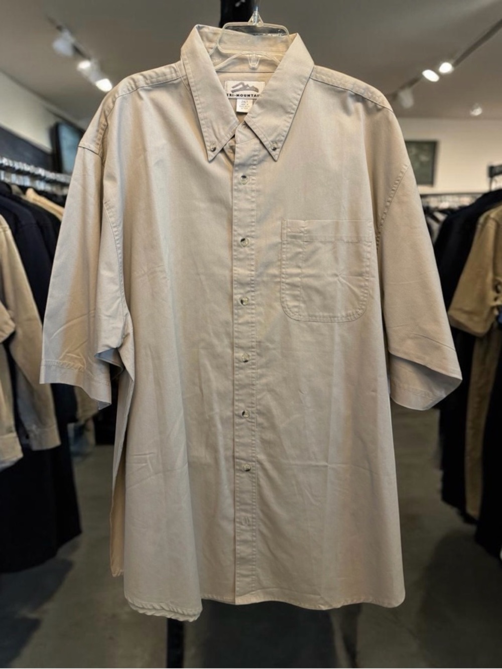 Tri-Mountain Men’s 2XLT Button-Down Shirt in Light Khaki New without Tags